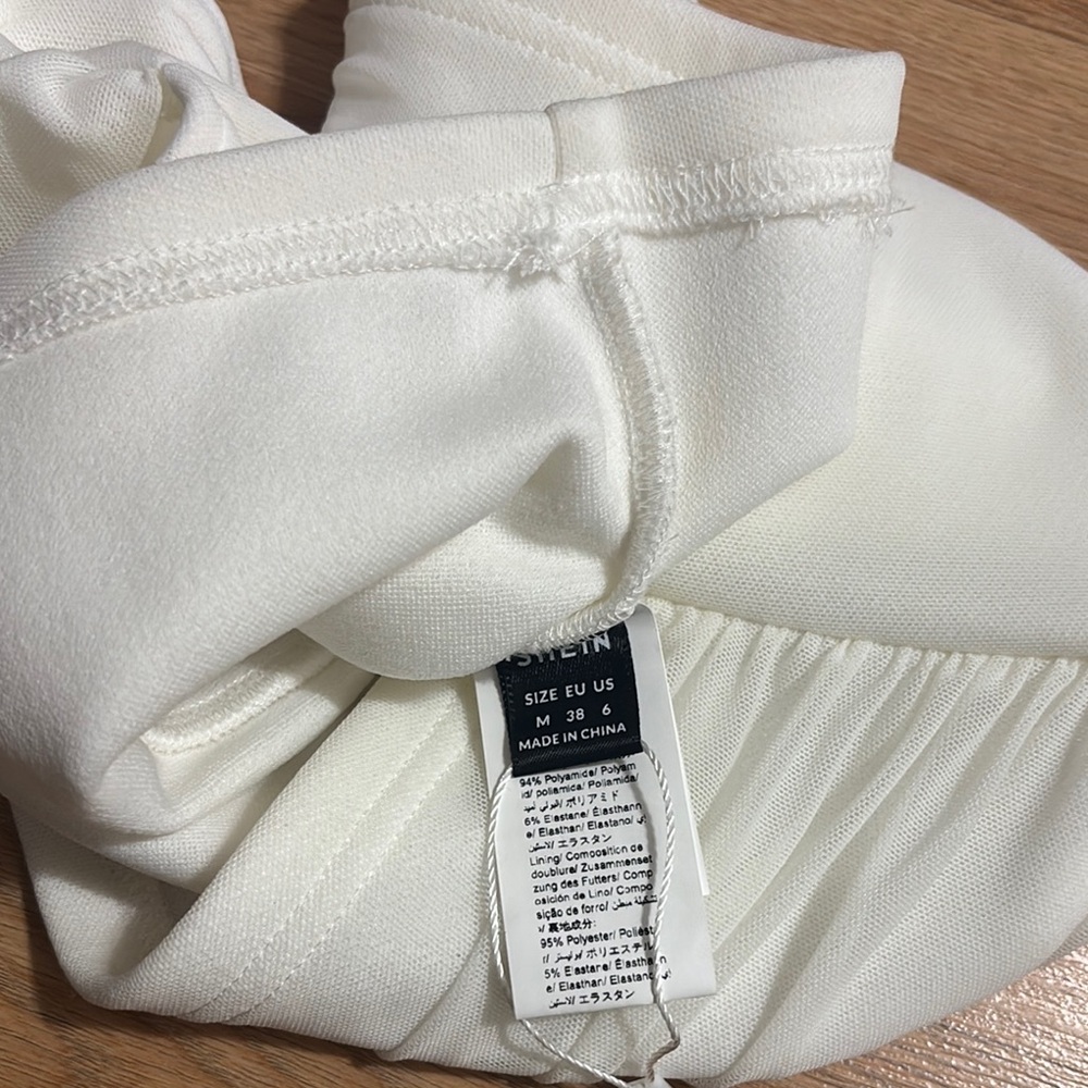 Shein White Ruched Bow Crop Top Flutter‎ Sleeve Sweetheart Neckline - Picture 3 of 3